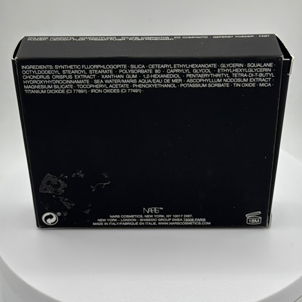 NARS Light Reflecting Setting Powder - Picture 6 of 6
